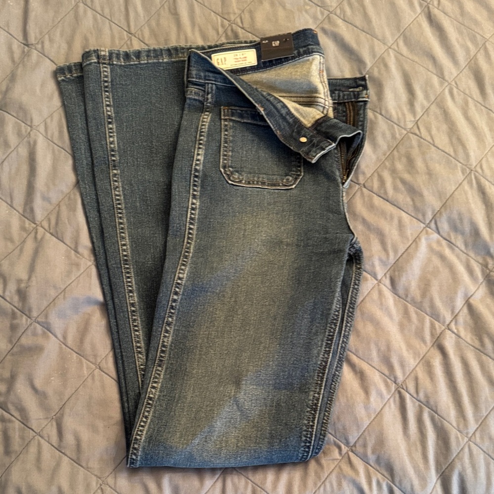 NWT GAP Blue Denim ‘70’s Flare High Rise Size 29. Brand New Never Worn